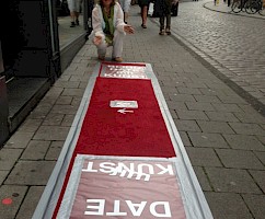 Roter Teppich - blind date mit Kunst